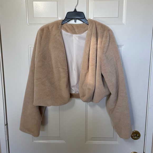 Nude fuzzy open jacket - Picture 3 of 5